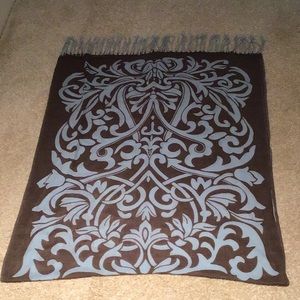 Nearly new 100% cashmere scarf from J McLaughlin